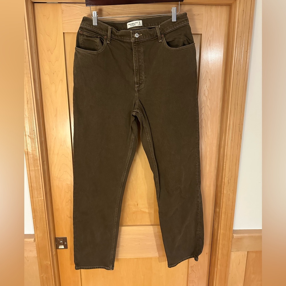 Abercrombie & Fitch Size 32 / 14L The ‘90s Straight Jeans Ultra High Rise Brown.
